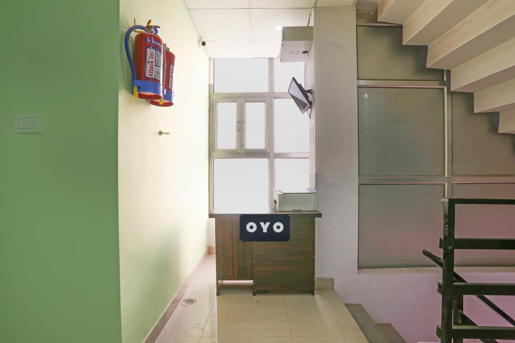 O V R Hotel 3*