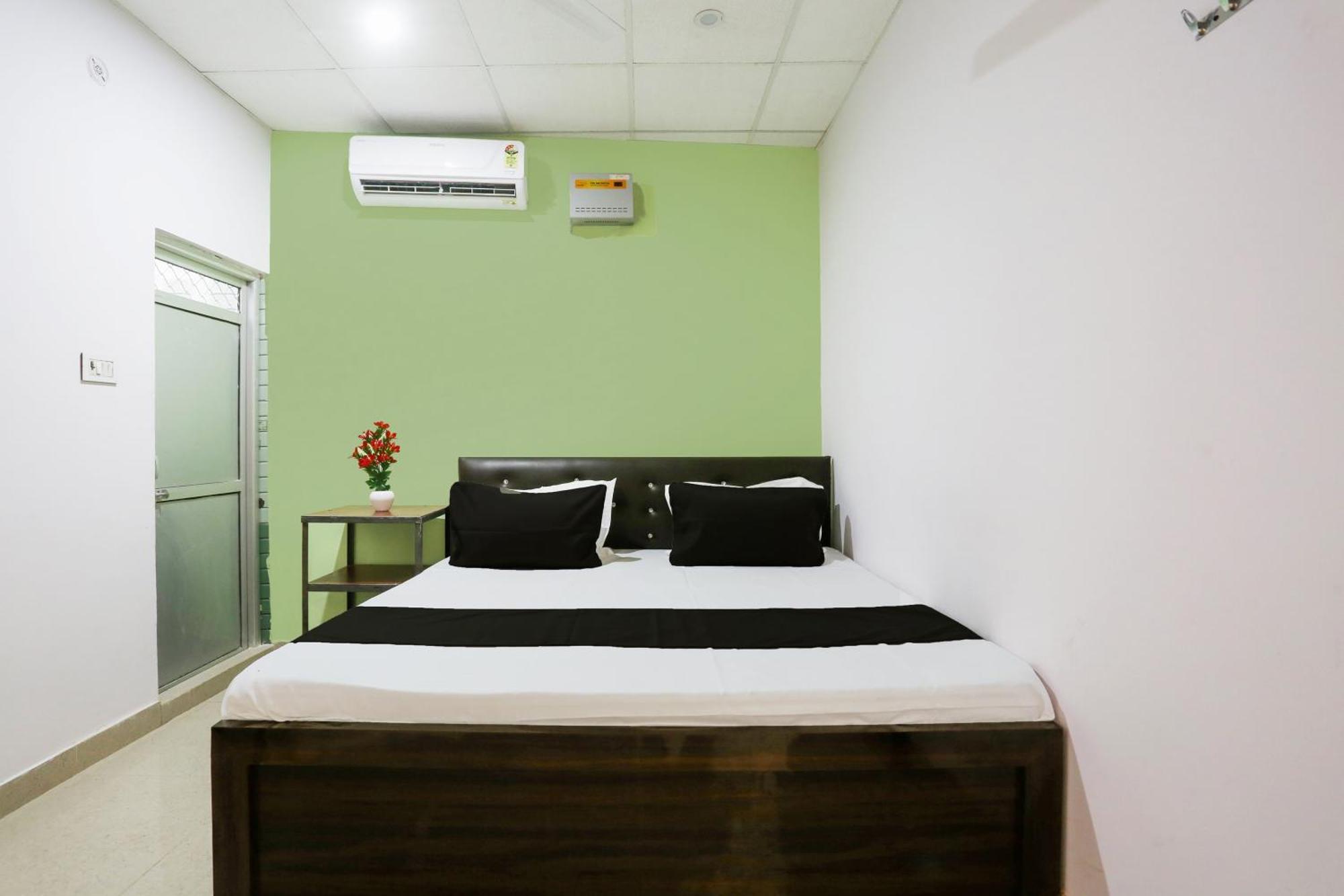 Hotel O V R Lucknow