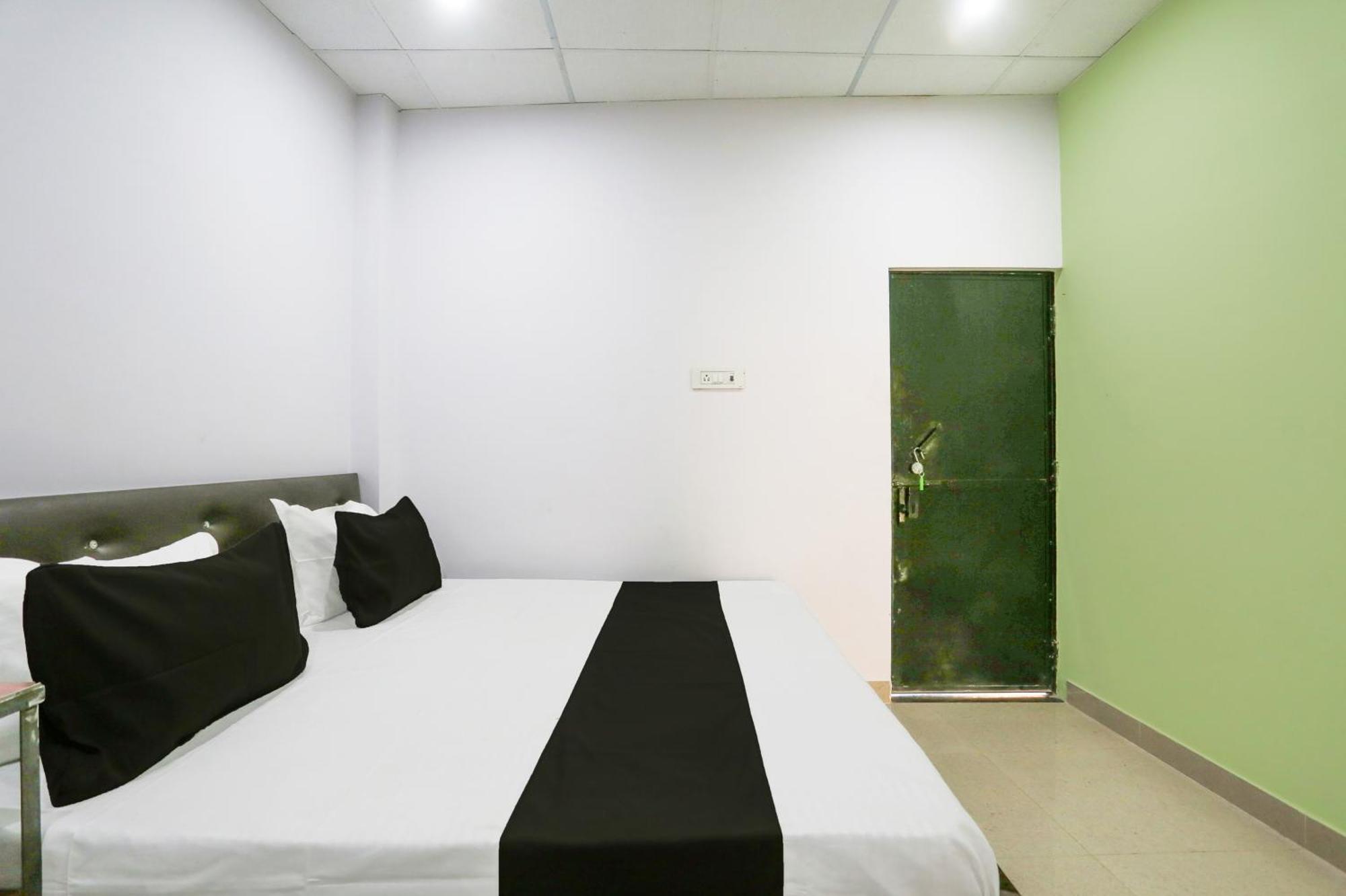 Hotel O V R Lucknow